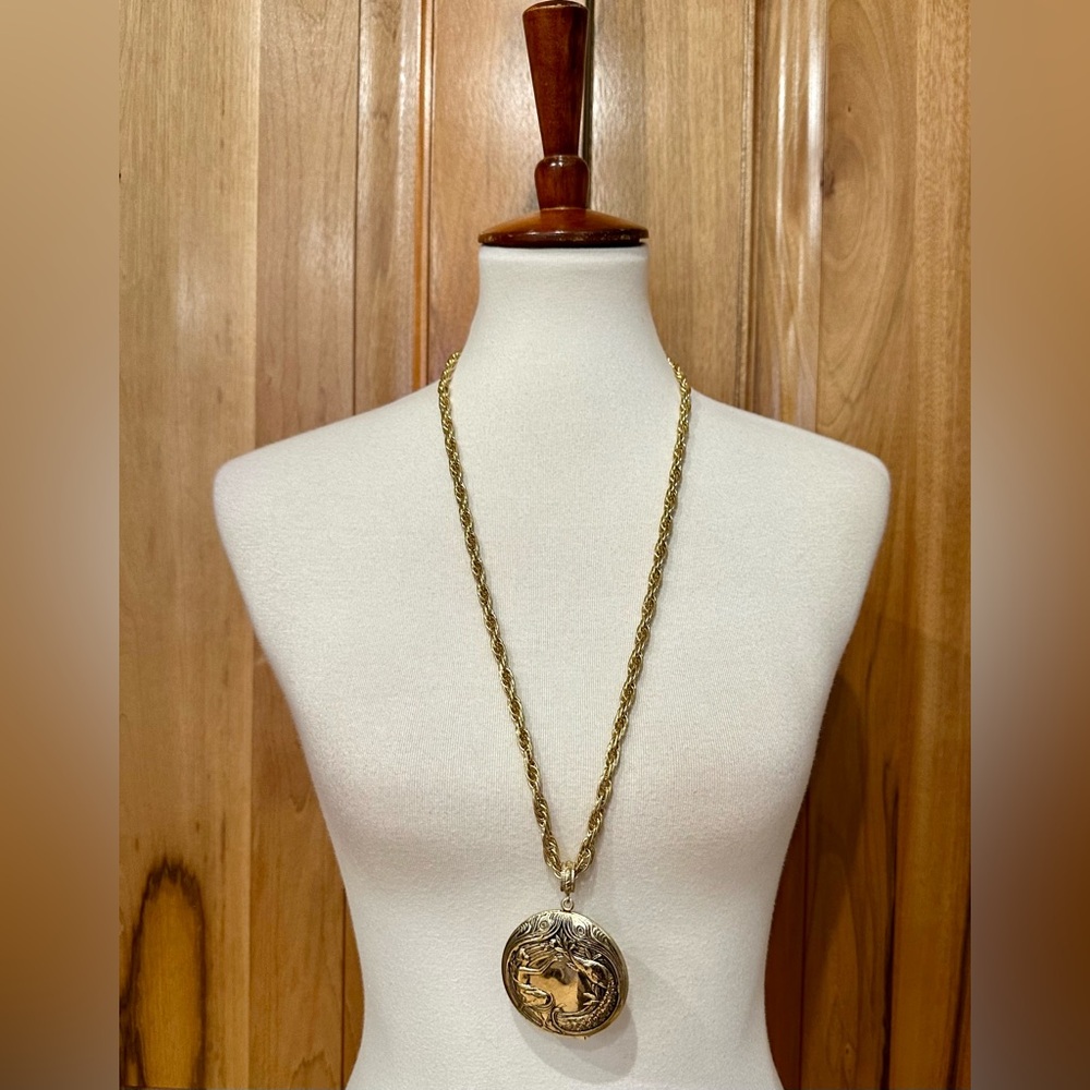 VTG Whiting & Davis Signed 70s Gold-Toned Oversized Mermaid Locket Necklace EUC - Picture 5 of 17